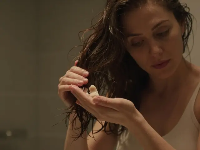 Jak si správně olejovat vlasy: kroky, které skutečně fungují